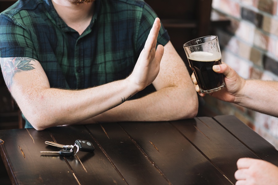 How to Help a Friend Overcome Alcohol Dependence